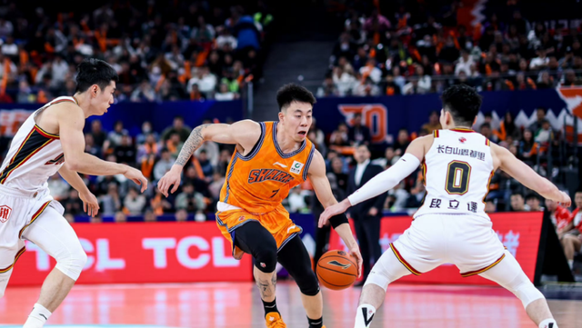 NBA录像-上海男篮VS深圳！卢伟冲击10连胜，张镇麟对位贺希宁，央视直播