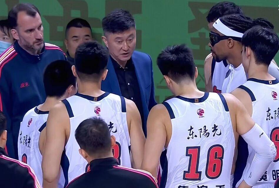 NBA直播-广东男篮官宣,场均21+4最强得分点被取消注册,季后赛四外援确定
